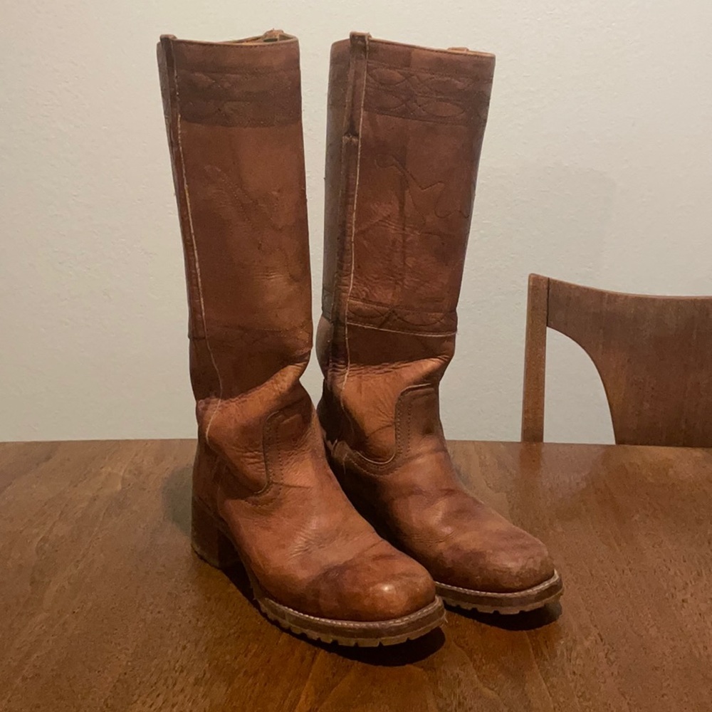 Frye campus lug bottom boot with stitching